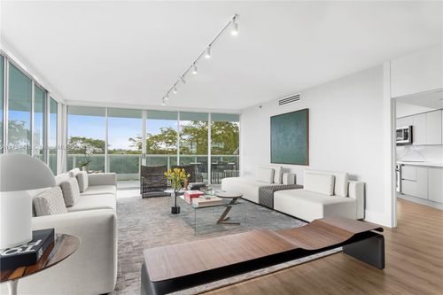 apt-705-2127 Brickell Ave, Miami, FL, 33129-2141 | Card Image