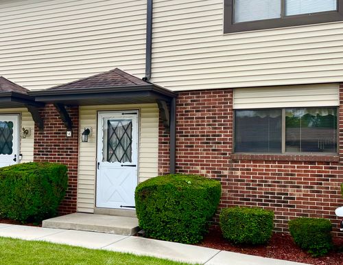 5803 Cambridge Cir, Mount Pleasant, WI, 53406-2847 | Card Image