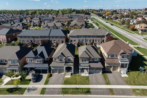 6 Barrow Ave, Bradford, ON, L3Z0W1 | Card Image