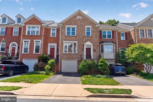 20923 Sandstone Sq, STERLING, VA, 20165-7221 | Card Image