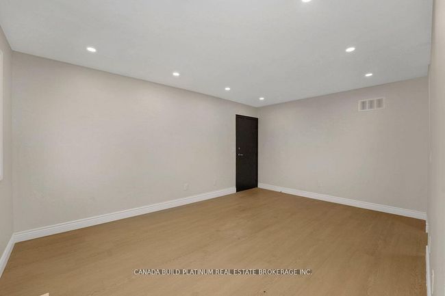 1985 College Ave, Home with 4 bedrooms, 8 bathrooms and 8 parking in Windsor ON | Image 12
