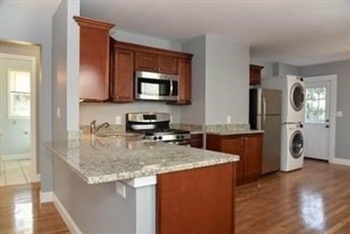 2-29-29A W Wyoming Ave, Melrose, MA, 02176-4688 | Card Image