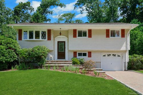 19 Von Beaste Ln, Congers, NY, 10920-2304 | Card Image