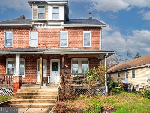 631 E Chestnut St, COATESVILLE, PA, 19320-3353 | Card Image