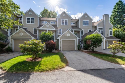 16 Edward Cir, Bedford, NH, 03110-6867 | Card Image