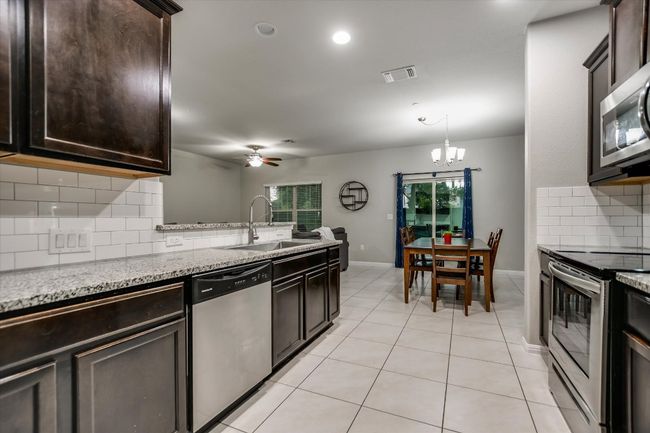 APT-1203 - 516 E Slaughter Ln, Condo with 2 bedrooms, 3 bathrooms and 2 parking in Austin TX | Image 8