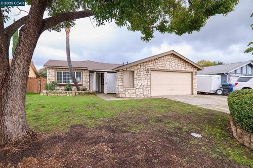 7827 Deer Meadow Dr, Sacramento, CA, 95823-4413 | Card Image