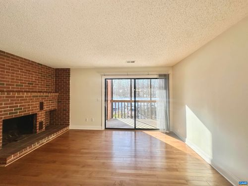 5-101 Turtle Creek Rd, CHARLOTTESVILLE, VA, 22901-6729 | Card Image