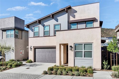 15946 Caterpillar Dr, Fontana, CA, 92336-5589 | Card Image