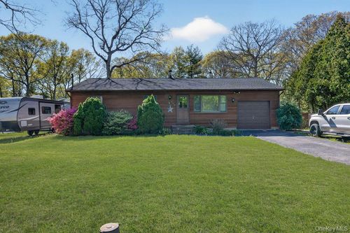 489 Rowlinson Drive, Brookhaven, NY, 11967 | Card Image