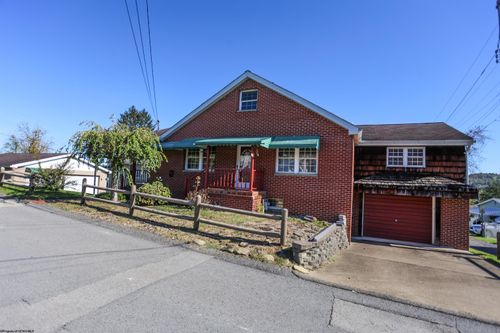 311 Marion St, Fairmont, WV, 26554-4221 | Card Image