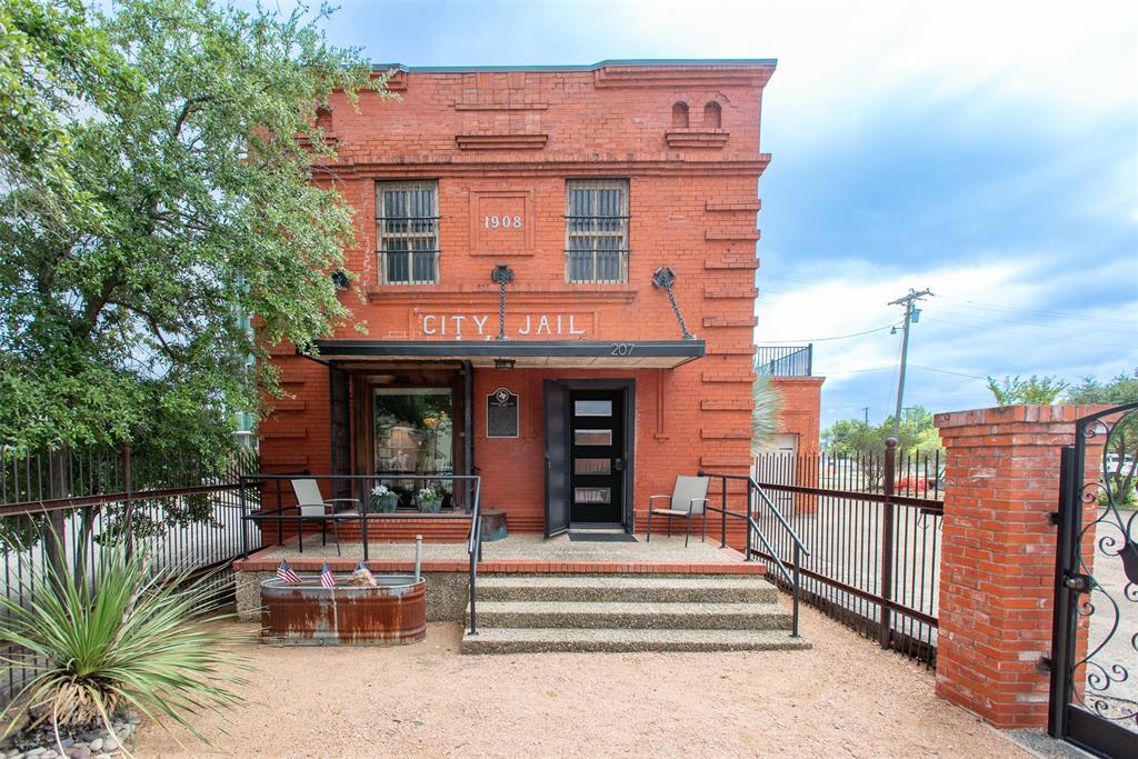 5th Ave, Corsicana, TX 75110