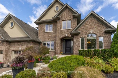 237 River Birch St, Kitchener, ON, N2C2V3 | Card Image