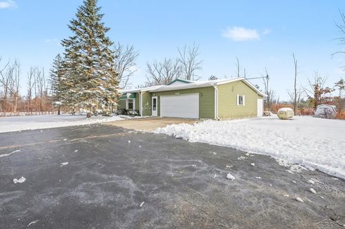 4030 Maloney Rd, Pinconning, MI, 48650-9729 | Card Image