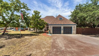 696 Airline Drive, House other with 4 bedrooms, 3 bathrooms and null parking in Canyon Lake TX | Image 2