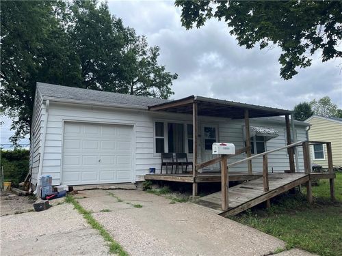 209 N Davidson Ave, Independence, MO, 64056-1646 | Card Image
