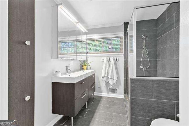 2337 Elmwood Cir Se, House other with 3 bedrooms, 3 bathrooms and null parking in Atlanta GA | Image 16