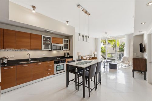 h0909-3470 E Coast Ave, Miami, FL, 33137-4073 | Card Image