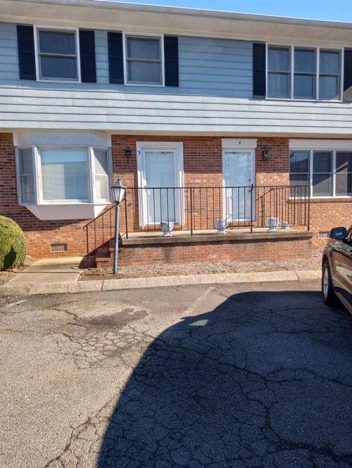 7-40 Candlewyck Ct, Martinsville, VA, 24112-0988 | Card Image