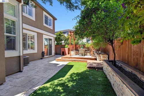 2038 Mulberry Cmn, Livermore, CA, 94551-9043 | Card Image