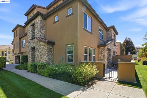 4-674 Selby Ln, Livermore, CA, 94551-6457 | Card Image