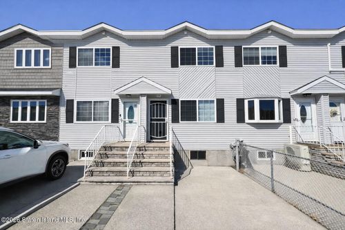 75 Token St, Staten Island, NY, 10312-1516 | Card Image