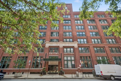 322-411 W Ontario St, Chicago, IL, 60654-6945 | Card Image
