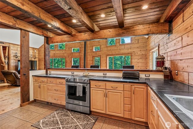 Open concept living space / Great Room | Image 17