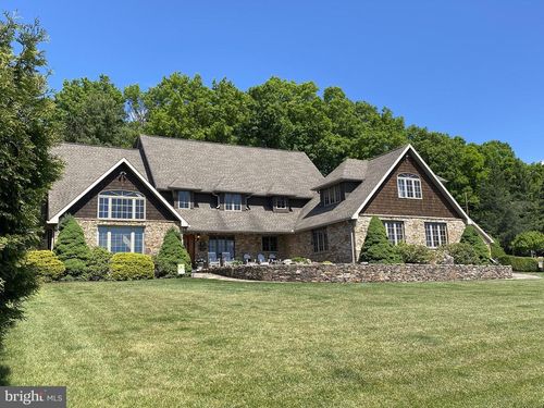 206 Pinecrest Dr, FROSTBURG, MD, 21532-2330 | Card Image