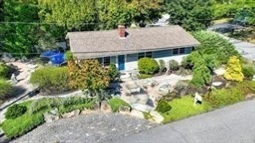 7 Cynthia St, Dartmouth, MA, 02748-3705 | Card Image