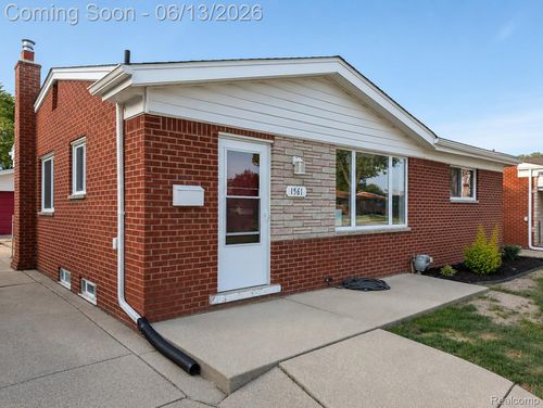 1561 Nottingham Dr, Madison Heights, MI, 48071-3041 | Card Image