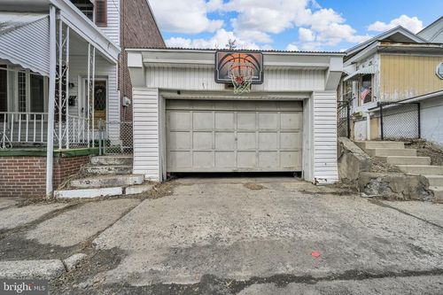 604 Fairview St, POTTSVILLE, PA, 17901-1629 | Card Image