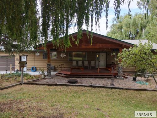 1015 Lemhi Road, Salmon, ID, 83467 | Card Image