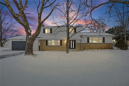 22 Shadywood Dr, Gates, NY, 14606-4921 | Card Image