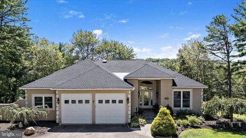 1035 Green St, Lehighton, PA, 18235-6173 | Card Image