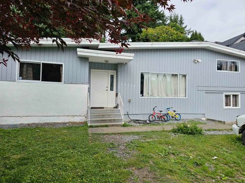 10297 129 St, Surrey, BC, V3T3H1 | Card Image