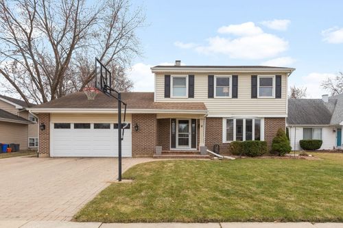 1015 Confederation Dr, Bartlett, IL, 60103-5707 | Card Image