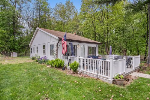 4142 Fogeson Dr, Coral, MI, 49322-9783 | Card Image