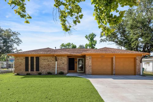 2002 Florida St, Baytown, TX, 77520-6314 | Card Image