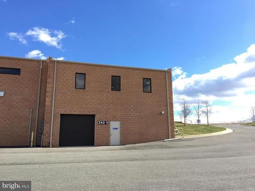 1-240 Airport Rd, WINCHESTER, VA, 22602-4569 | Card Image