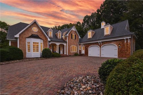 8010 Lasater Rd, Clemmons, NC, 27012-8440 | Card Image