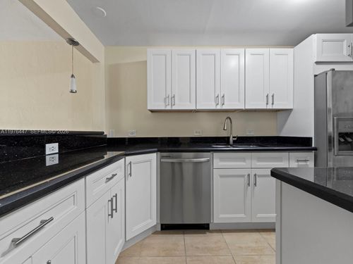 apt-a203-6900 N Kendall Dr, Pinecrest, FL, 33156-1541 | Card Image