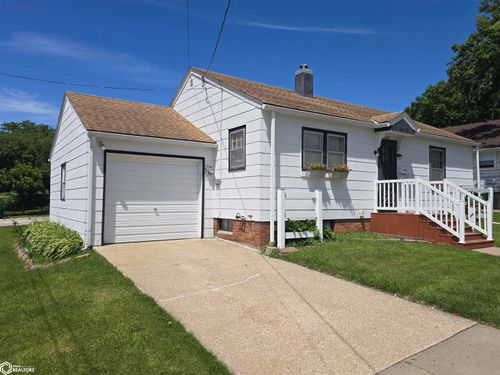 105 E Howard St, Creston, IA, 50801-2419 | Card Image