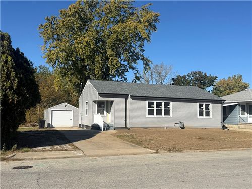 51 Medial Dr, Decatur, IL, 62521-5253 | Card Image