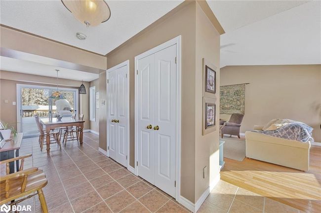 11 Maple Crt, House other with 3 bedrooms, 3 bathrooms and 8 parking in Coldwater ON | Image 7