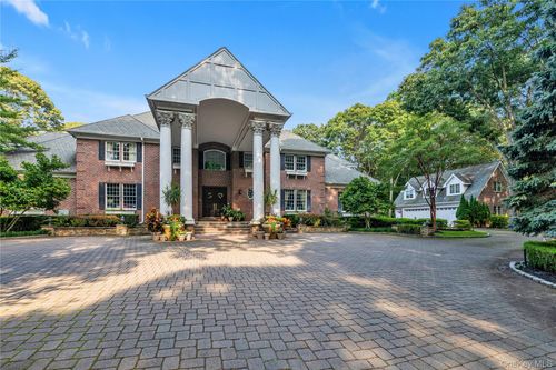 11 Danton Ln N, Locust Valley, NY, 11560-1122 | Card Image
