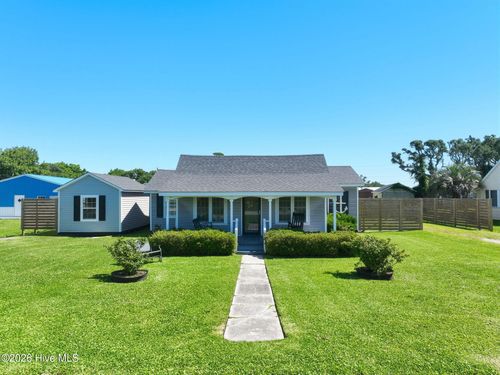 899 Island Rd, Harkers Island, NC, 28531-9525 | Card Image