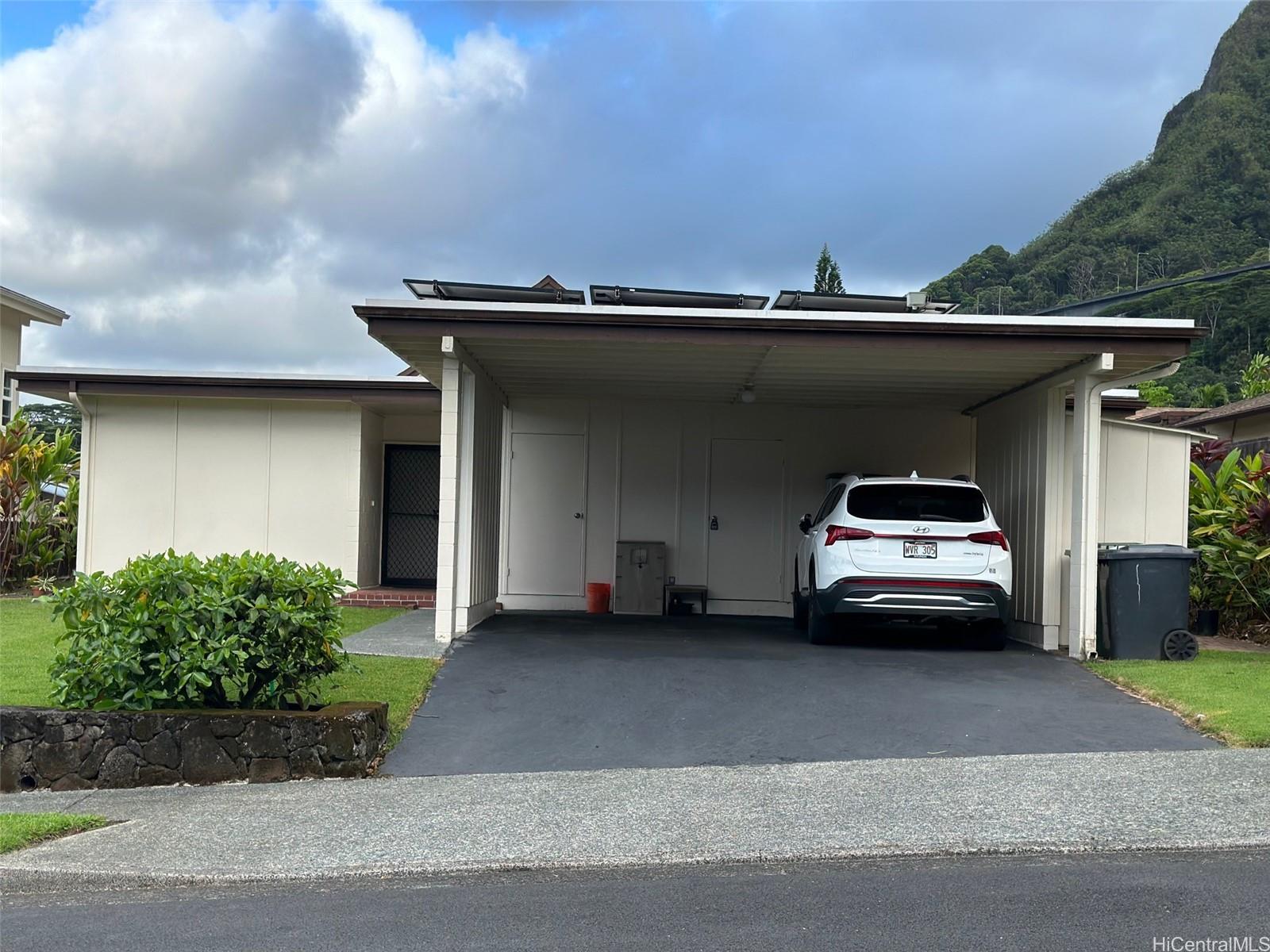 Makena St, Kaneohe, HI 96744
