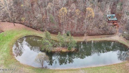 353 Lakeview Dr, Sevierville, TN, 37876 | Card Image