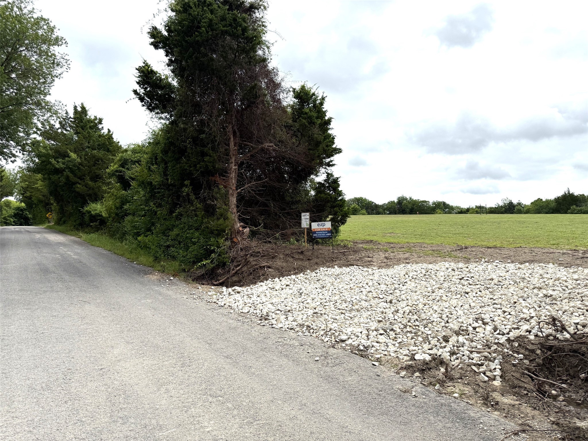 Land in Sherman